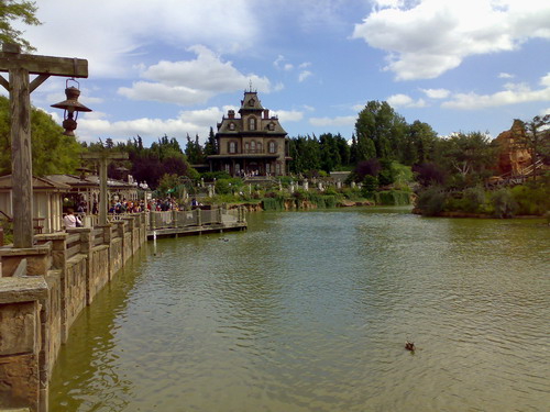 Phantom Manor, DLP